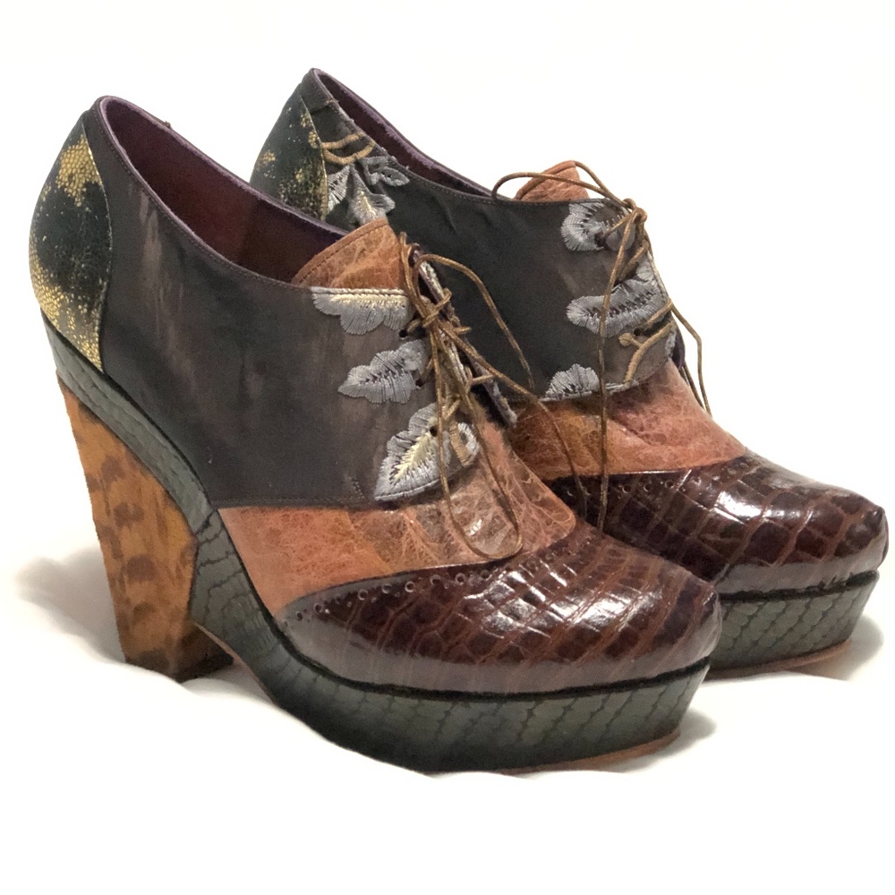 RARE Altura Siete Platforms